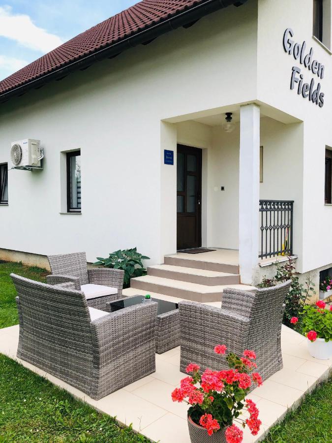 Apartment Golden Fields Smoljanac Dış mekan fotoğraf